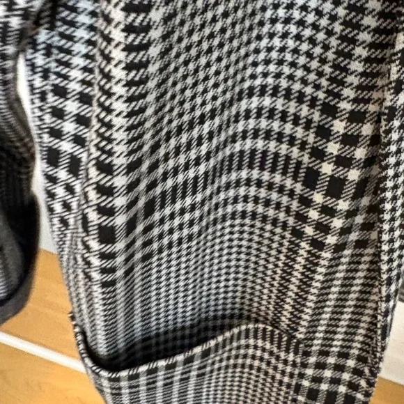H&M Monochrome Checkered Women's Blazer - Picture 4 of 4